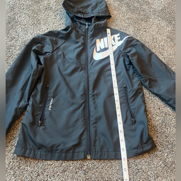 Boys Nike Rain Jacket - Picture 5 of 5